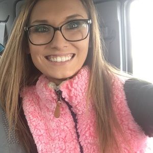 Meet your Posher, Kendra